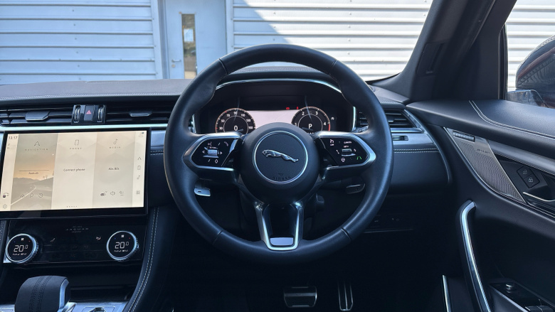 Jaguar F-Pace 2.0 D200 R-Dynamic SE Black 5dr Auto AWD Diesel Estate